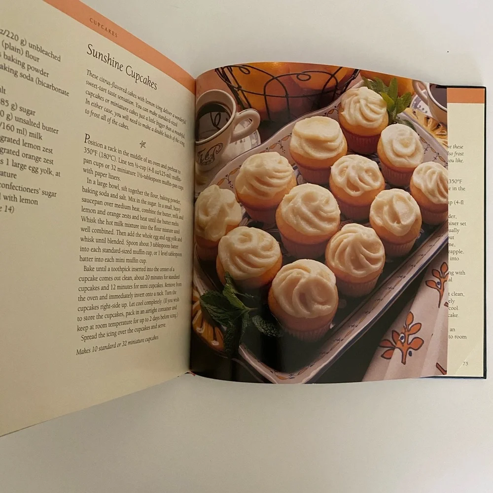 Cakes Cupcakes and Cheesecakes Cookbook from Williams Sonoma Kitchen Library